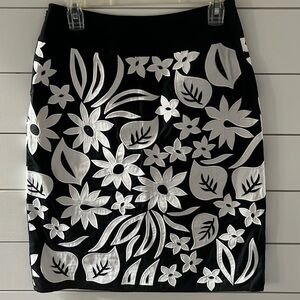 Liz Claiborne size 4, black and white skirt